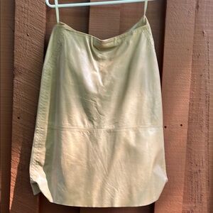 Banana republic Elegant Gold Women's Skirt 100% leather size 0
